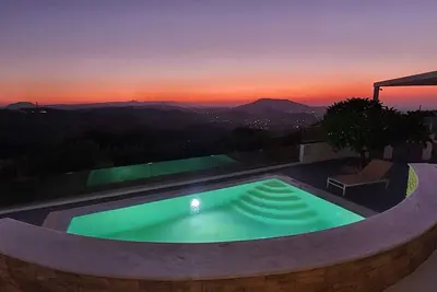 Image de Kalithea-Hills Villa In Rhodes Town x 8 to 12 (pool & sea view)