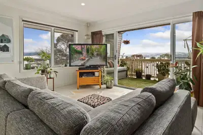 Image de Lakeview 3 Apartment - Close to town, Lake and Mountain Views