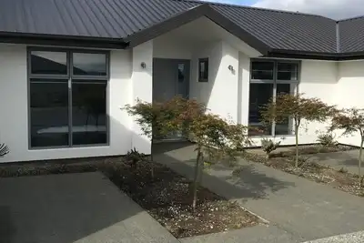 Walking distance to lake Ruataniwha