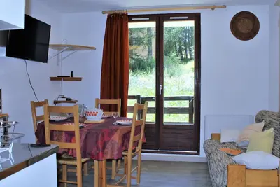 Image de Appartement T2 calme avec balcon sud, parking gratuit, navette proche - 4 couchages à Risoul 1850