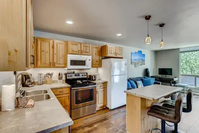 Image de Private Entry, Washer&Dryer, Near Town!