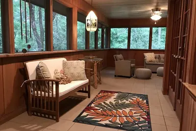 Image de Treetop artist retreat