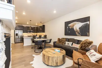 Condo in Keystone Overlooking Snake River; Scenic Mountain and River Views!