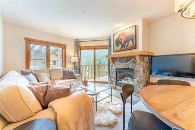 Image de River Run Village Condo is Only a Short Walk to Gondola, Shops and Dining!