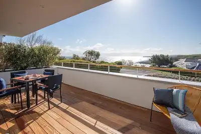 Image de 7 The Bay - modern sea view coastal apartment