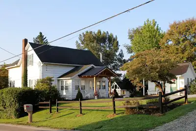Image de A cozy, relaxing cottage in Ohio's Amish country.