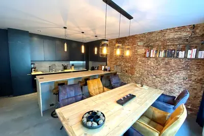 Image de Luxurious vacation house in city center with outdoor sauna