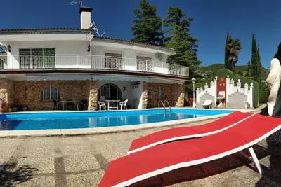 Chalet in the mountains, quiet environment, terrace with views and swimming pool