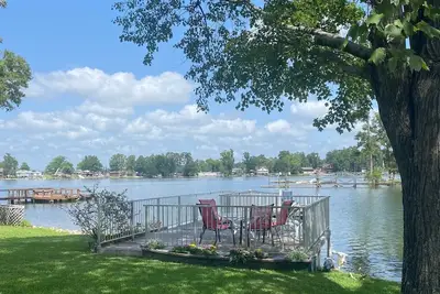 Image de \"Our favorite house on Lake Murray\" with private dock in quiet cove, sleeps 8. .