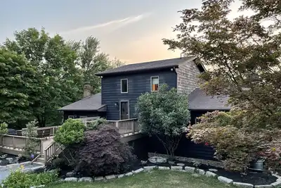 Image de Serene Mountaintop Cabin - Pool, Hot Tub [Fall-Spring], Infrared Sauna