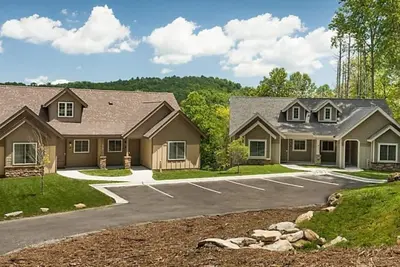 Image de Luxury 2- Bedroom Townhome in the Mountains of Nc