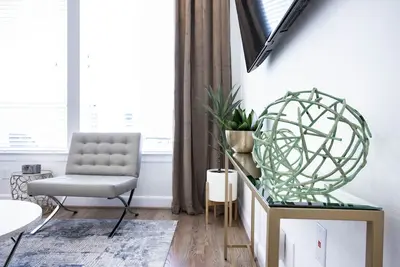 Image de Stellar 3bd Minutes from Downtown/Medical District