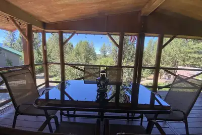Image de Cabin in the Pines - 3 Minutes to the beach, docks or golf!