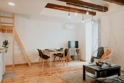 Image de New✦ Your BoHo 2-Floor Flat ♥ | Center | 2br+Ac+Tv+Ktcn