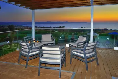 Image de Amazing Views 180 degrees, Peace & Tranquillity mixed with Picturesque Scenery