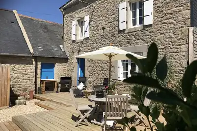 Image de 3 bedroomed Breton stone farm house 800mt from the sea