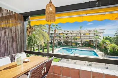 Image de Beau studio avec vue sur la mer!