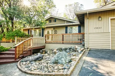 Image de Digger Pine Getaway at Pine Mountain Lake