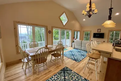 Image de Brand New Lake-House Chalet/Lake Views/Best Location For All of Nh-Lakes Region