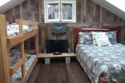 Image de Mountain top Barn retreat with view