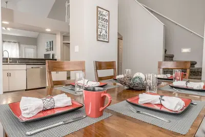 Image de 3br 3ba Penthouse Condo w/Pool and Hot Tub —Family Friendly, Easy Access to Fun!