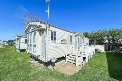 Image de Lovely 6 berth caravan on California Cliffs Holiday Park in Norfolk ref 50007m