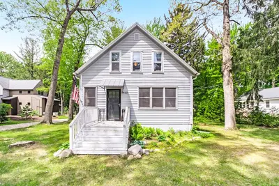 Image de Charming Home w/Large Yard, Free WiFi, Furnished Deck, Gas Grill, Firepit