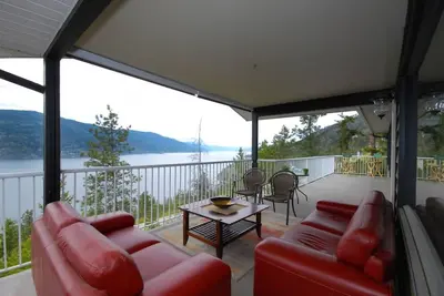 Image de Kelowna Accueil Avec vue spectaculaire - W / Kayaks