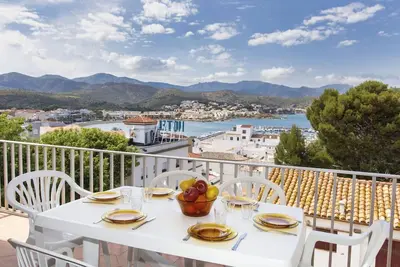 Image de Joli appartement pour 5 personnes avec Wifi, Tv, terrasse et parking