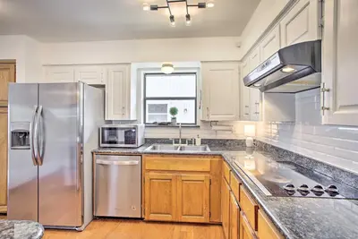 Image de Chic Lakefront Granbury Getaway w\/ Private Dock!