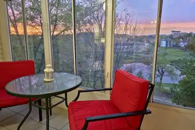 Image de Small Lake and Golf Course Views~Dogs Ok~By Strip