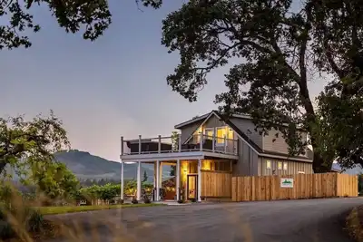 Image de Lofty Vibes | Vineyard Views