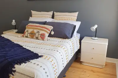 Image de Fantastic location, only a short walk to Jetty Rd or hop on a tram to the city.