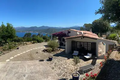 Image de Prachtige Villa met Uitzicht op Zee