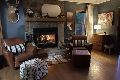 Image de Visit Juniper Lodge; our 4-bdr mountain cabin located at the top of Sky Valley!