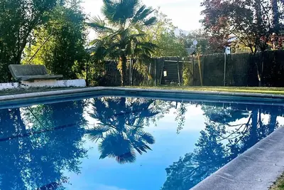 Image de Chalet En Urbanizacion De Lujo En El Norte De Madrid En Parcela Compartida.