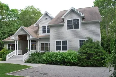 5 Bedroom Home in Bridgehampton!