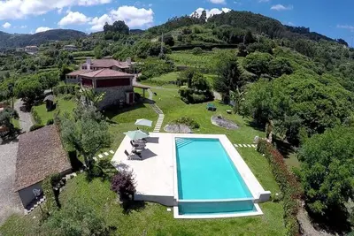 Image de Fabulous Pool in a Stunning Landscape