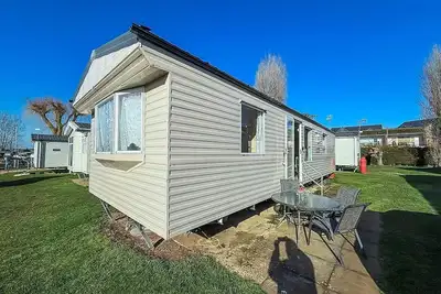 6 berth caravan for hire in Hunstanton at Manor Park Holiday Park ref 23004a