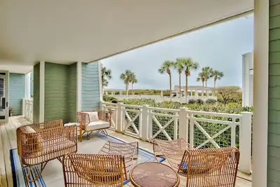Image de Direct Beach/Pool Access from Watersound Condo - Comp Bikes, Boards, Beach Gear!