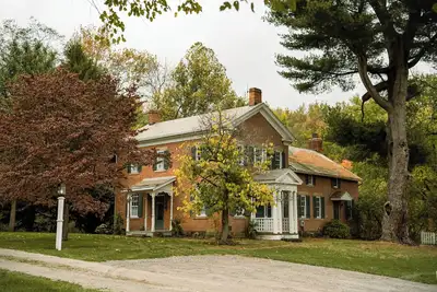 Image de Timeless Winesburg Farmhouse w/ Deck