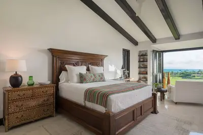 Image de Penthouse Retreat with Breathtaking Ocean Views