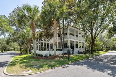 River Grass House - 5 Bd with Enchanting Courtyard
