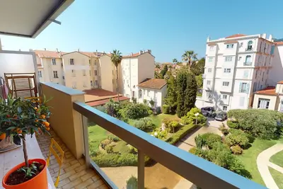 Image de Grand studio climatisé avec terrasse au calme, cœur de Menton