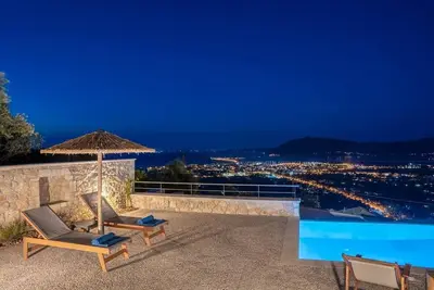 Image de 31 Blue Villas - Royal Blue- Infinity Pool and Bbq Area