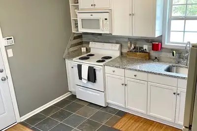 Image de Private Basement Apartment