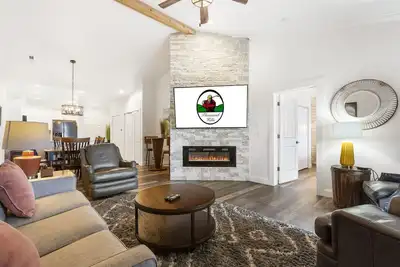 Image de Gorgeous 1br Golf Condo with Adjoining Suite - Jetted Tub & Covered Balcony