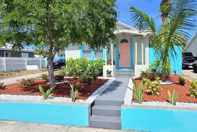 Image de Lake Worth Beach Paradise Cove Cottage - 2-1 Bedroom