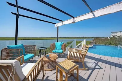 Image de Back Bay Bliss! - Pool, Dock and Stunning Sunsets!