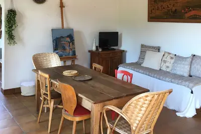 Image de \"Les Amandiers\" - Swimming pool and mountain view